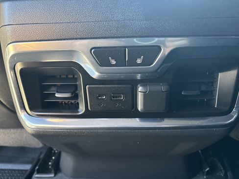 Used 2021 Chevrolet Silverado 1500 High Country w/ Technology Package image 18