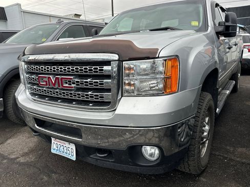 Used 2014 GMC Sierra 2500 SLE w/ SLE Preferred Package image 4