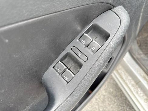 Used 2013 Volkswagen Jetta SE FWD image 20