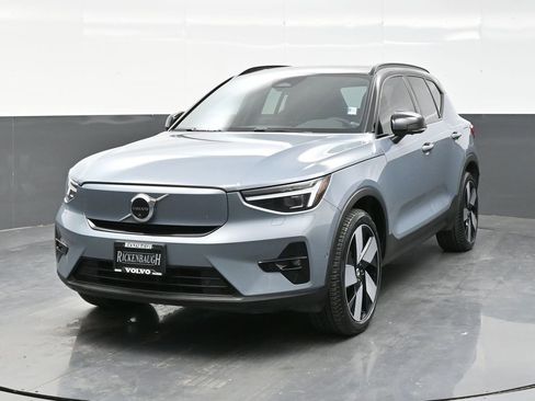 Used 2023 Volvo XC40 Recharge Ultimate image 2