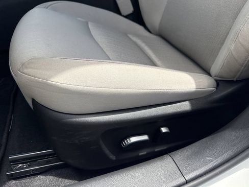 Used 2024 Nissan Altima 2.5 SV FWD image 17
