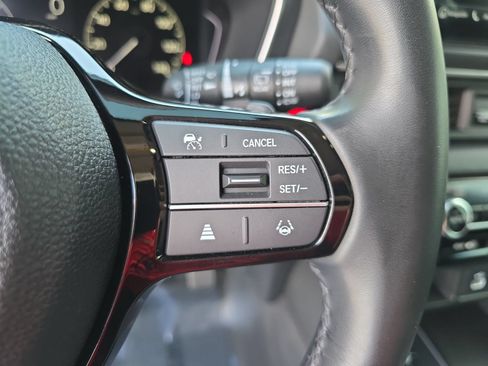 Used 2025 Honda Pilot Touring image 18