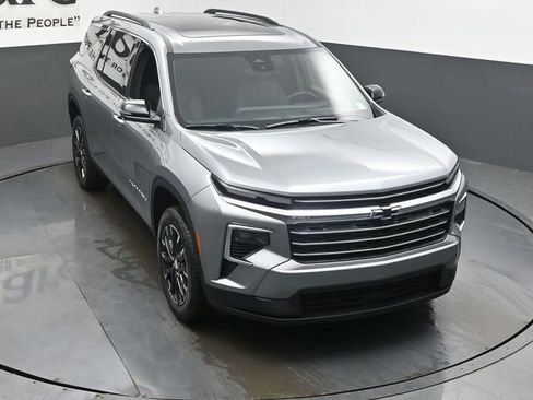 New 2026 Chevrolet Traverse LT w/ Sun and Wheel Package FWD image 26