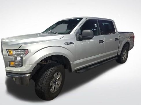 Used 2015 Ford F150 XLT w/ Trailer Tow Package image 6