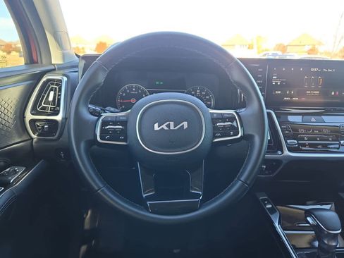 Certified 2022 Kia Sorento SX image 23