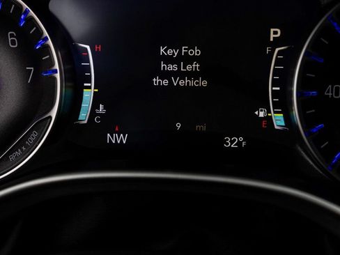 New 2026 Chrysler Pacifica Select AWD/4WD image 16
