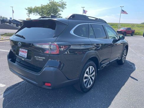 Used 2023 Subaru Outback Premium AWD/4WD image 3