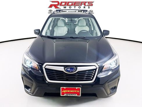 Used 2020 Subaru Forester Premium image 2