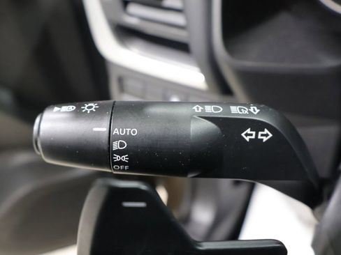 Used 2025 Nissan Rogue SV AWD/4WD image 37