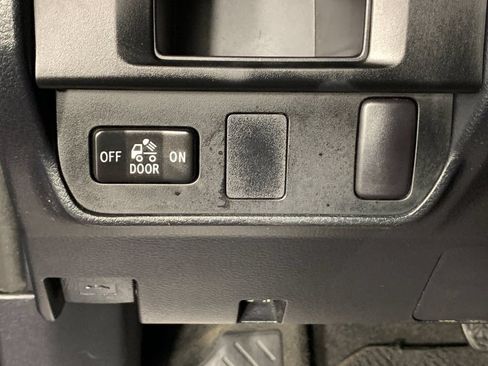 Used 2016 Toyota Tacoma SR RWD image 14