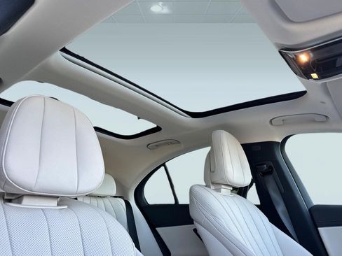 New 2026 Mercedes-Benz E 450 4MATIC Sedan image 23