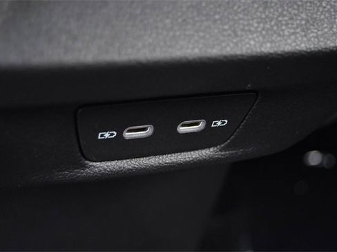 New 2026 Volkswagen Tiguan SE R-Line image 23