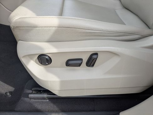 Used 2019 Volkswagen Atlas SE w/ Towing Package image 23