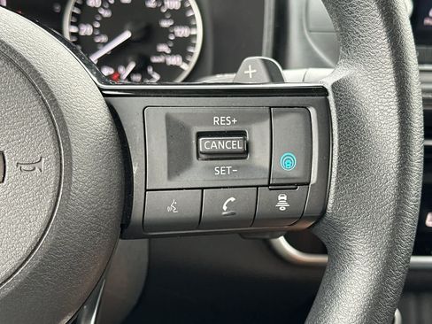 Used 2023 Nissan Rogue SV AWD/4WD image 30