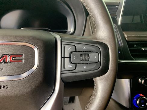 Used 2023 GMC Yukon XL SLT image 21