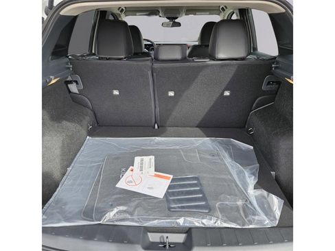 Used 2025 Nissan Kicks SR image 18