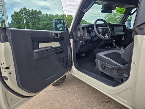 Used 2026 Ford Bronco 2-Door w/ Sasquatch Package AWD/4WD image 29