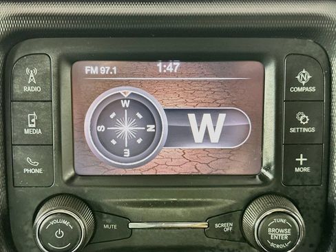 Used 2020 Jeep Wrangler Sport AWD/4WD image 19