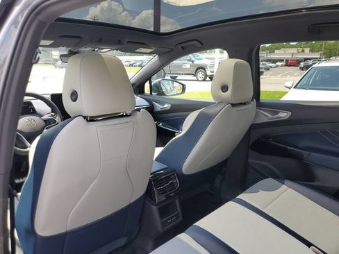 Certified 2025 Volkswagen ID.4 Pro S AWD/4WD image 17