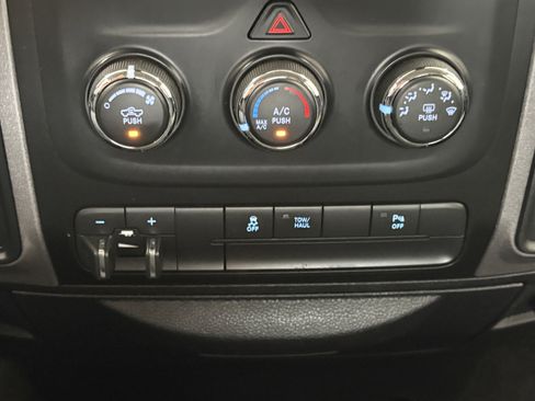 Used 2014 RAM 2500 Tradesman w/ Chrome Appearance Group image 15