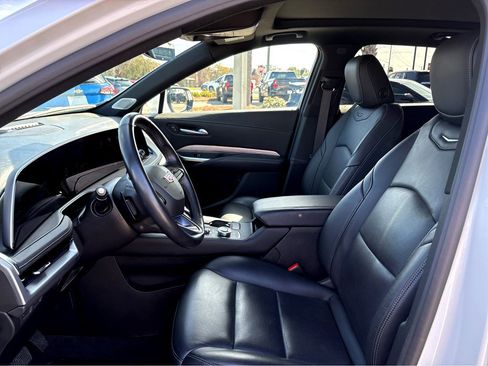 Certified 2024 Cadillac XT4 Premium Luxury image 24