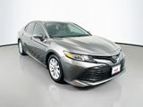 Used 2020 Toyota Camry LE image 3