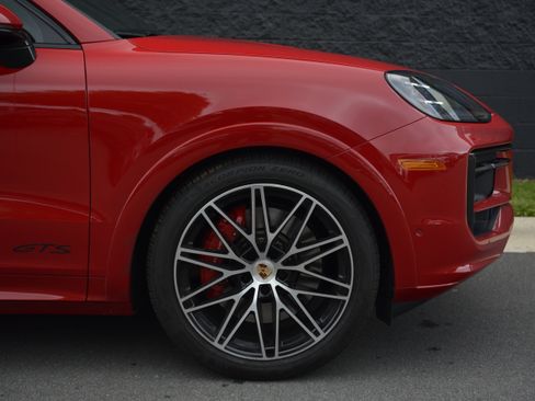 Certified 2025 Porsche Cayenne GTS AWD/4WD image 11