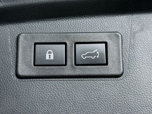 Used 2025 Subaru Outback Premium image 29