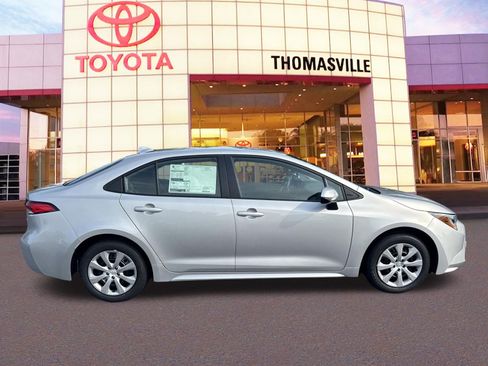 Used 2026 Toyota Corolla LE FWD image 4