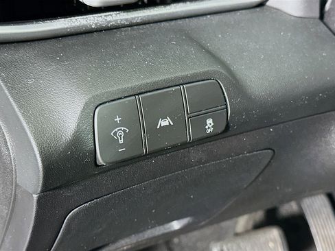 Used 2023 Hyundai Elantra SEL w/ Convenience Package FWD image 17