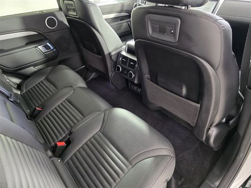Used 2023 Land Rover Discovery S R-Dynamic image 28