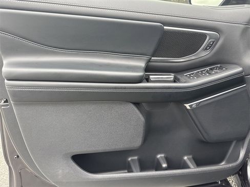 Used 2025 Ford Expedition Platinum w/ Stealth Appearance Package image 10