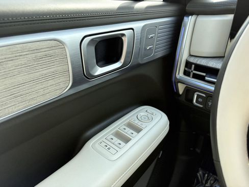Used 2024 Hyundai Santa Fe Calligraphy AWD/4WD image 10