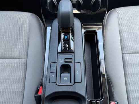Used 2025 Toyota Prius LE FWD image 19