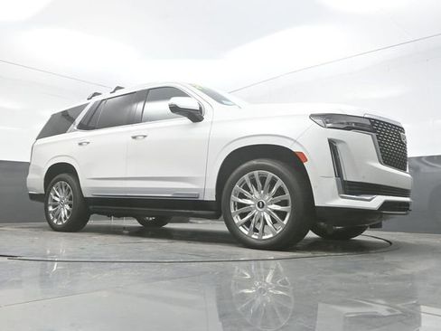 Used 2021 Cadillac Escalade Premium Luxury image 33