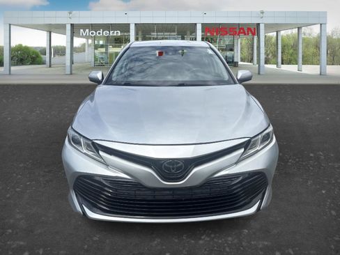 Used 2020 Toyota Camry LE FWD image 8
