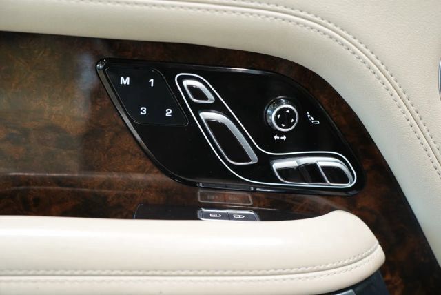 Used 2021 Land Rover Range Rover HSE AWD/4WD image 28