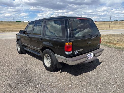 Used 1996 Ford Explorer XLT image 3