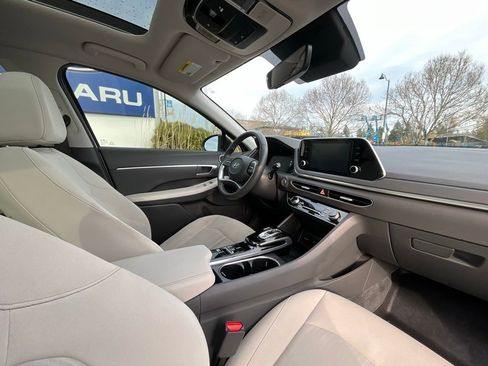 Used 2021 Hyundai Sonata SEL w/ Convenience Package image 17