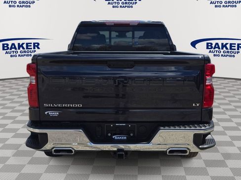 Used 2022 Chevrolet Silverado 1500 LT AWD/4WD image 5