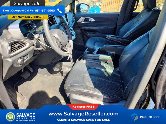 Used 2022 Chrysler Pacifica Touring-L w/ S Appearance Package FWD image 9