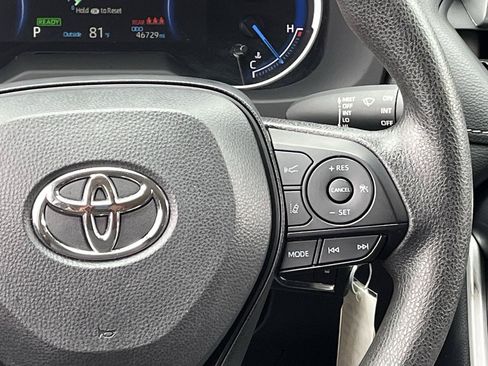 Used 2025 Toyota RAV4 LE AWD/4WD image 14