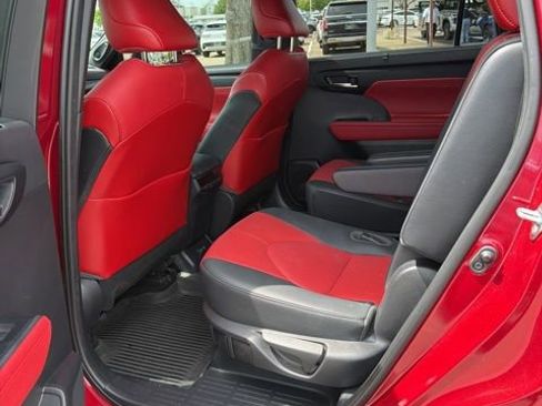 Used 2021 Toyota Highlander XSE image 7