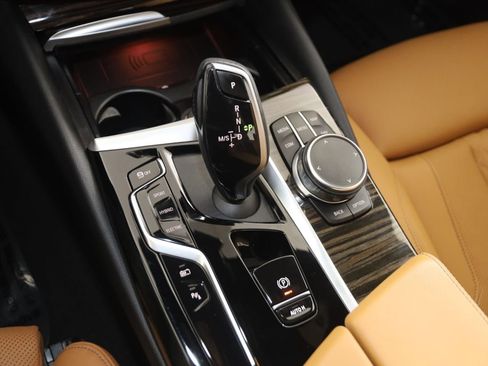 Used 2023 BMW 530e xDrive w/ Premium Package AWD/4WD image 32