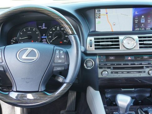 Used 2017 Lexus LS 460 w/ Comfort Package image 31