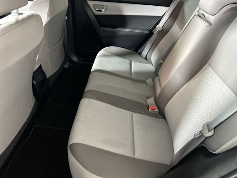 Used 2018 Toyota Corolla LE w/ Carpet Mat Package (TMS) FWD image 24