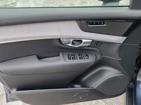 Used 2026 Volvo XC90 T8 Ultra w/ Protection Package Premier image 12