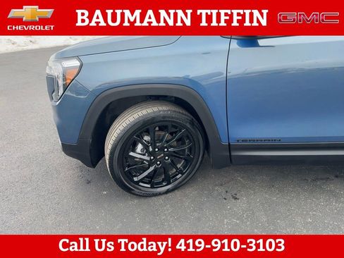 Used 2024 GMC Terrain SLE w/ Driver Convenience Package image 27