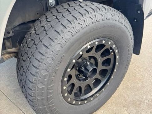 Used 2019 Toyota Tacoma TRD Sport AWD/4WD image 12