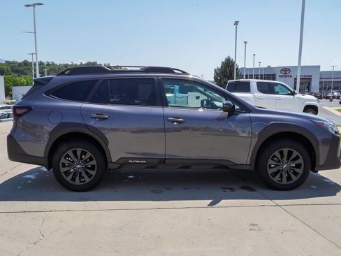 Used 2025 Subaru Outback Onyx Edition XT AWD/4WD image 9
